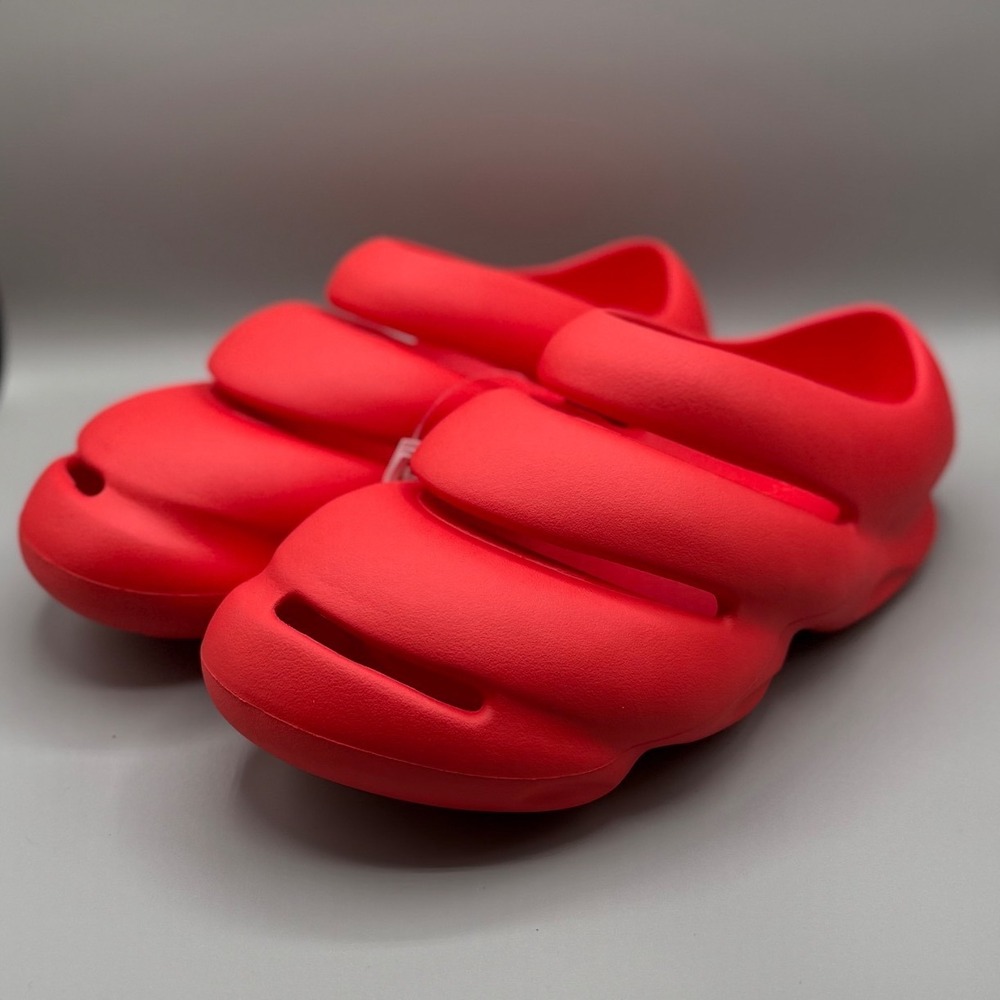 RARE Crocs Roy 213756-8C1 Red NWT Mens 10 Steven Smith‎ TEDxPortland Debut